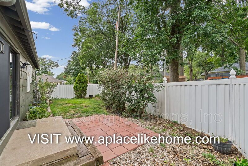 8870 Westbrooke Dr property image