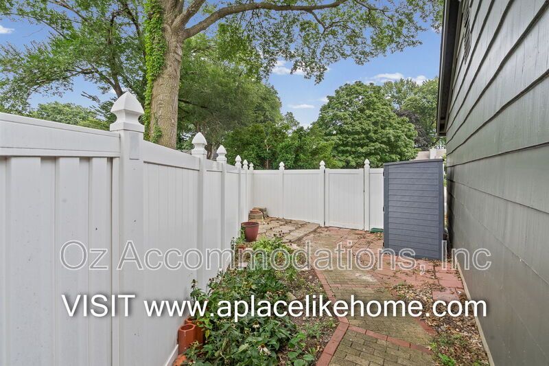 8870 Westbrooke Dr property image