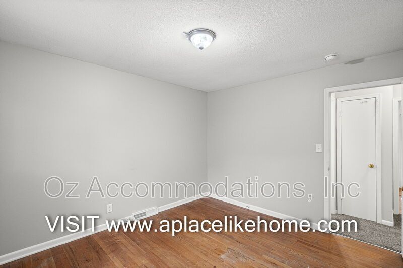 1606 N 63 Pl, Kansas City, KS 66102 property image