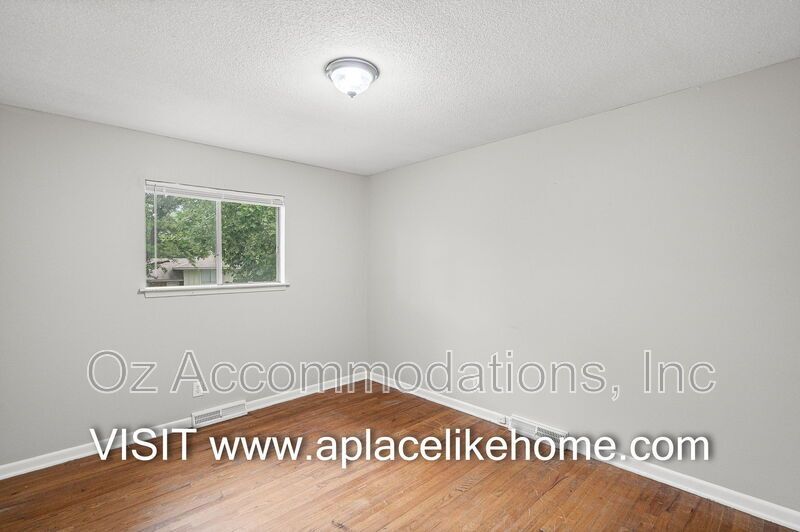 1606 N 63 Pl, Kansas City, KS 66102 property image