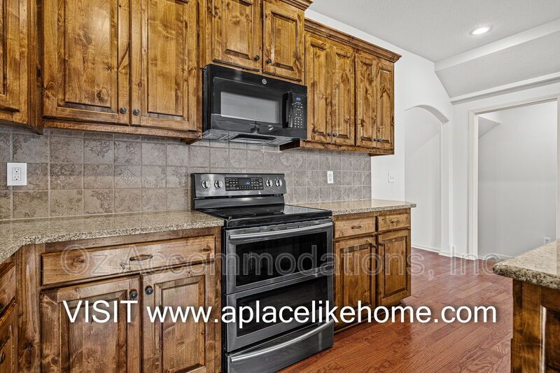34076 W 90th Cir De Soto, KS 66018 property image