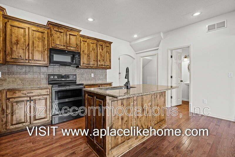 34076 W 90th Cir De Soto, KS 66018 property image