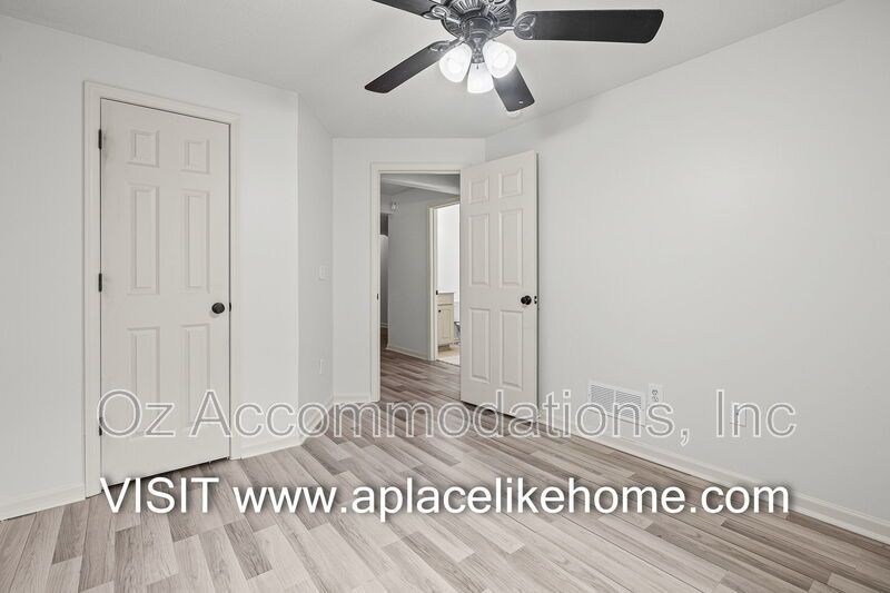 34076 W 90th Cir De Soto, KS 66018 property image