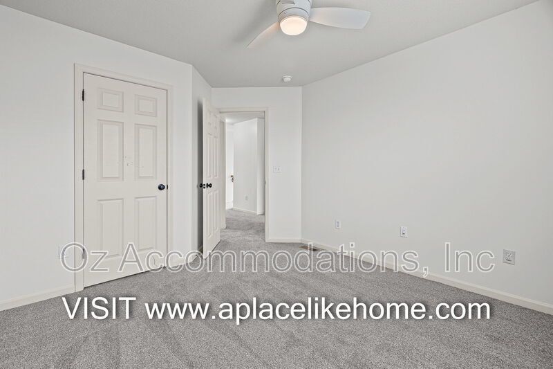 34076 W 90th Cir De Soto, KS 66018 property image