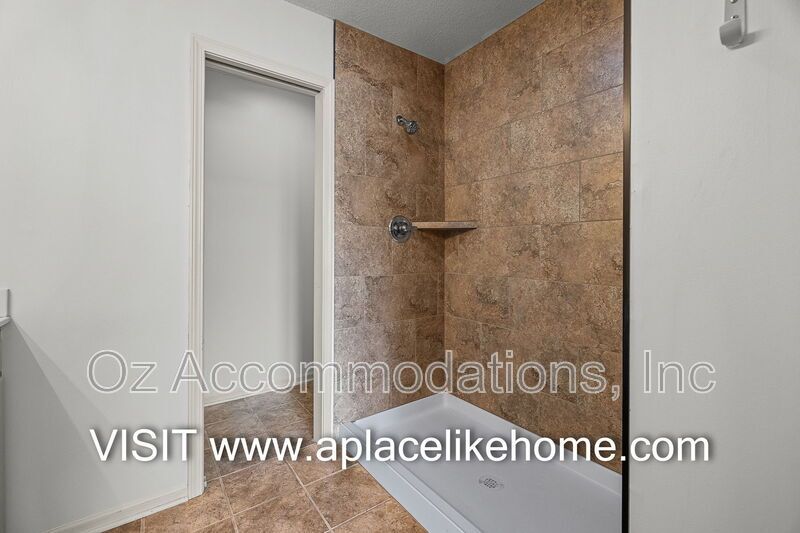 34076 W 90th Cir De Soto, KS 66018 property image