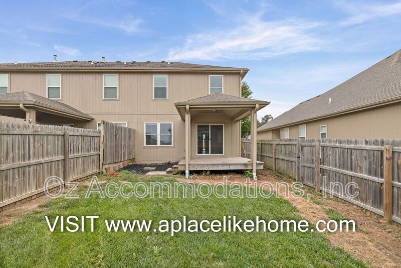 34076 W 90th Cir De Soto, KS 66018 property image