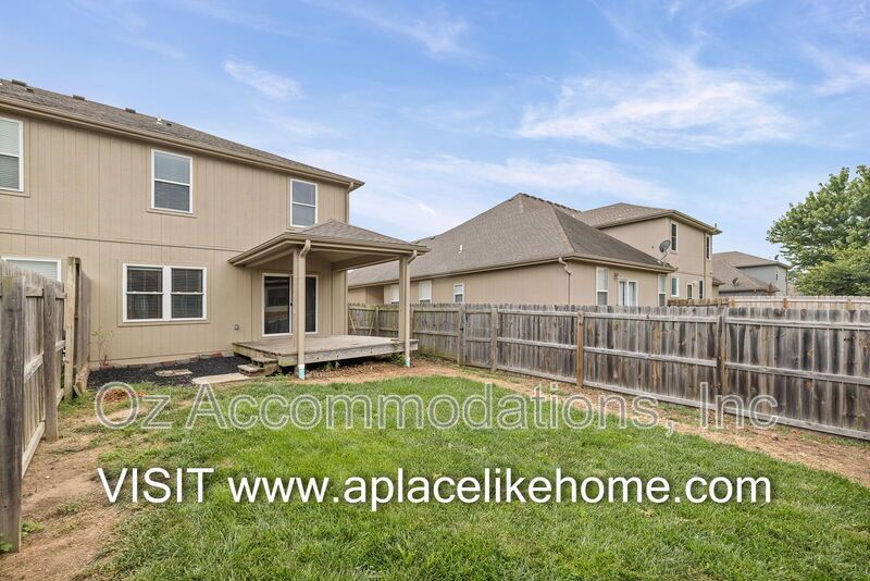 34076 W 90th Cir De Soto, KS 66018 property image