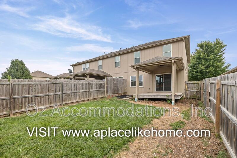 34076 W 90th Cir De Soto, KS 66018 property image