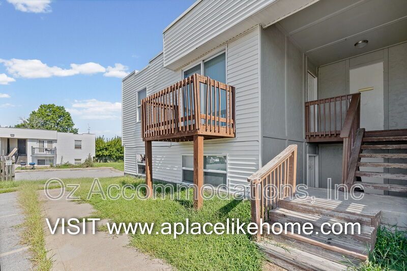 8201 Spring Valley Road 15B Belton, MO 64012 property image