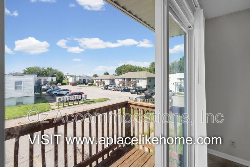 8201 Spring Valley Road 15B Belton, MO 64012 property image