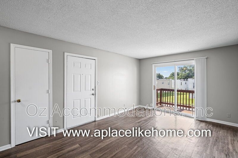 8201 Spring Valley Road 15B Belton, MO 64012 property image