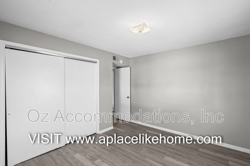 8201 Spring Valley Road 15B Belton, MO 64012 property image