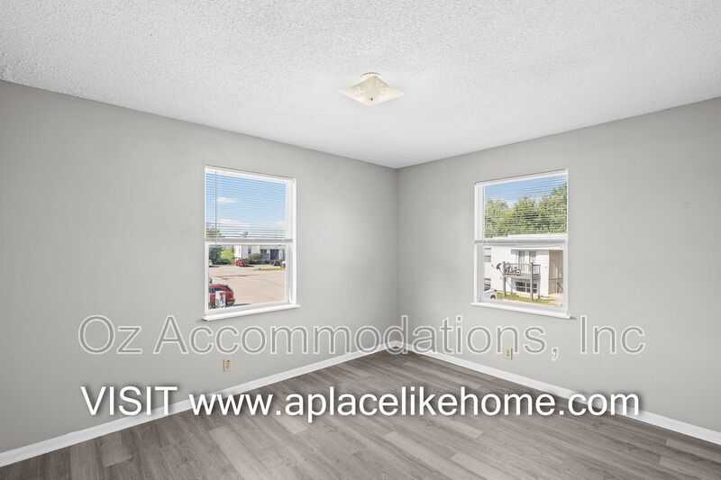 8201 Spring Valley Road 15B Belton, MO 64012 property image