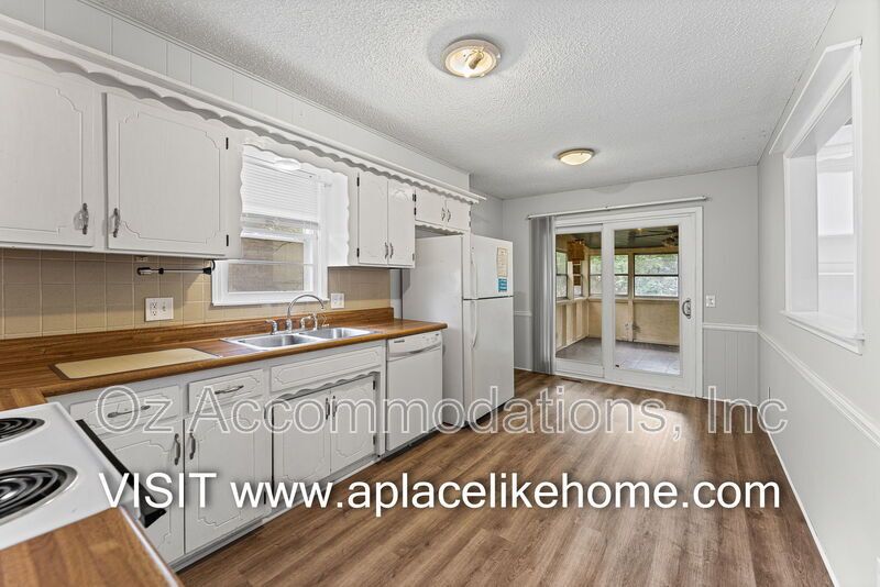 Available Now! 1013 E. Layton Dr. Olathe, KS property image