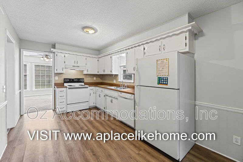 Available Now! 1013 E. Layton Dr. Olathe, KS property image