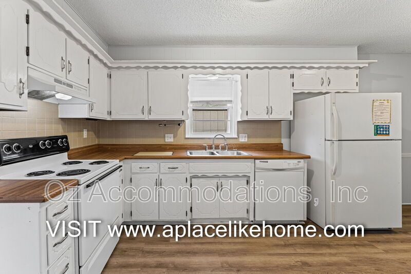 Available Now! 1013 E. Layton Dr. Olathe, KS property image