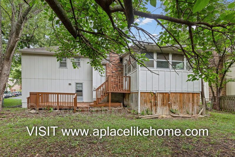 Available Now! 1013 E. Layton Dr. Olathe, KS property image