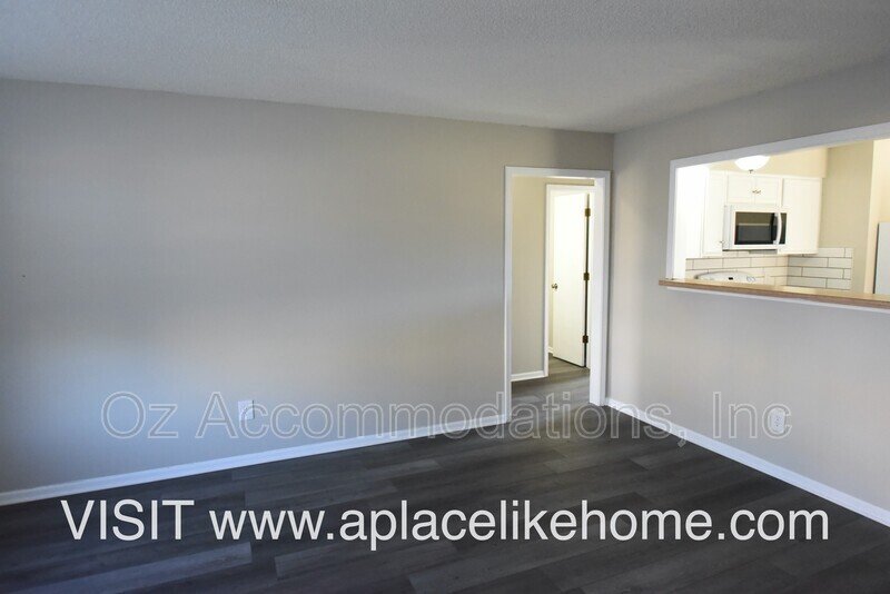 912 S Edgebrook St, Apt C, Olathe, KS 66061 property image