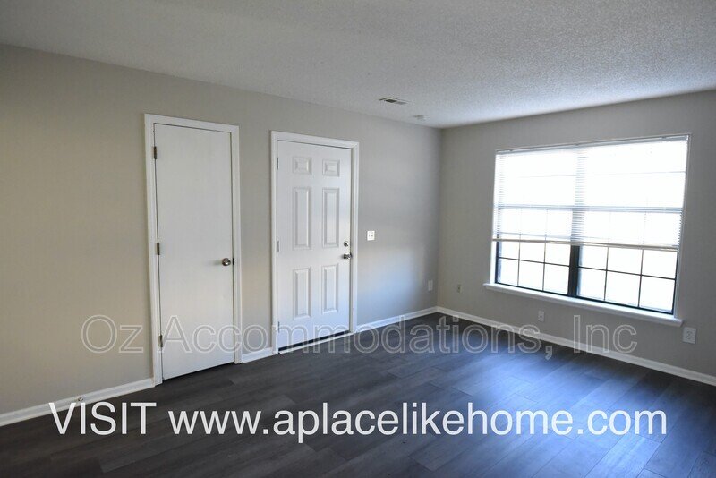 912 S Edgebrook St, Apt C, Olathe, KS 66061 property image