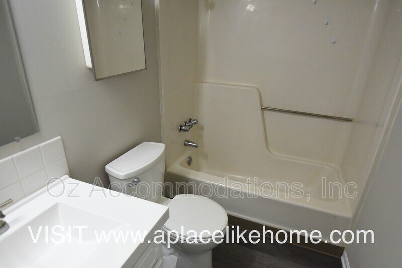 912 S Edgebrook St, Apt C, Olathe, KS 66061 property image