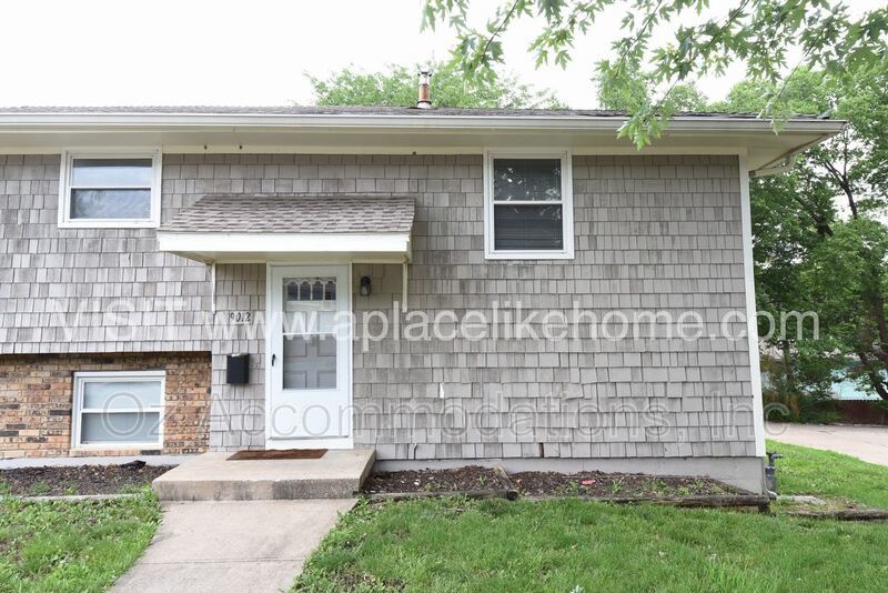 Charming 2-Bed Duplex with Split-Level Living in Overland Park! property image