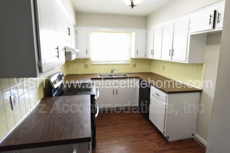 Charming 2-Bed Duplex with Split-Level Living in Overland Park! property image