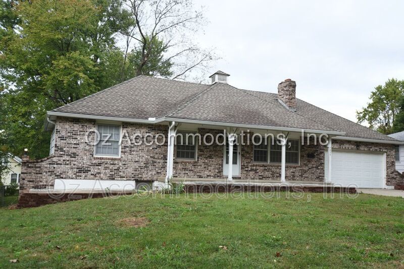 AVAILABLE NOW!! 7820 Arlington Ave, Raytown, MO 64138 property image