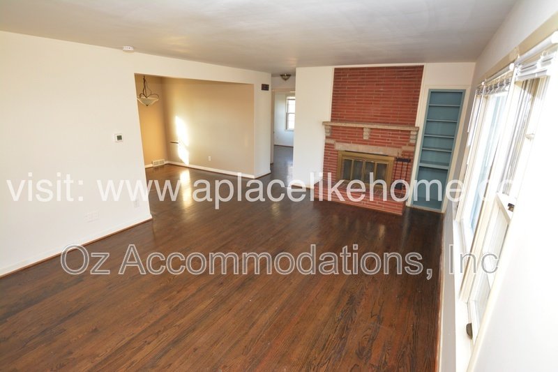 Cozy Gladstone Charmer With Spacious Yard property image