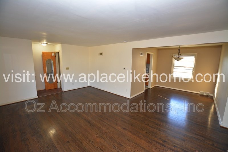 Cozy Gladstone Charmer With Spacious Yard property image