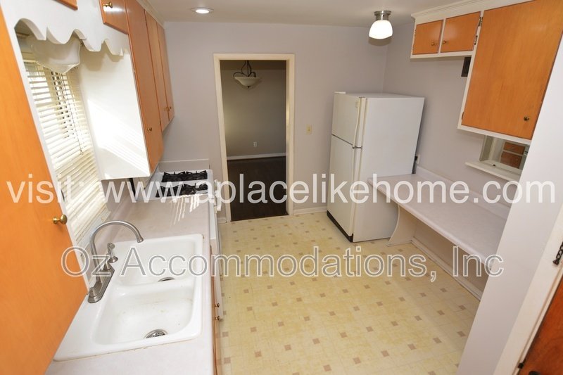 Cozy Gladstone Charmer With Spacious Yard property image