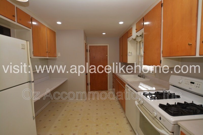 Cozy Gladstone Charmer With Spacious Yard property image