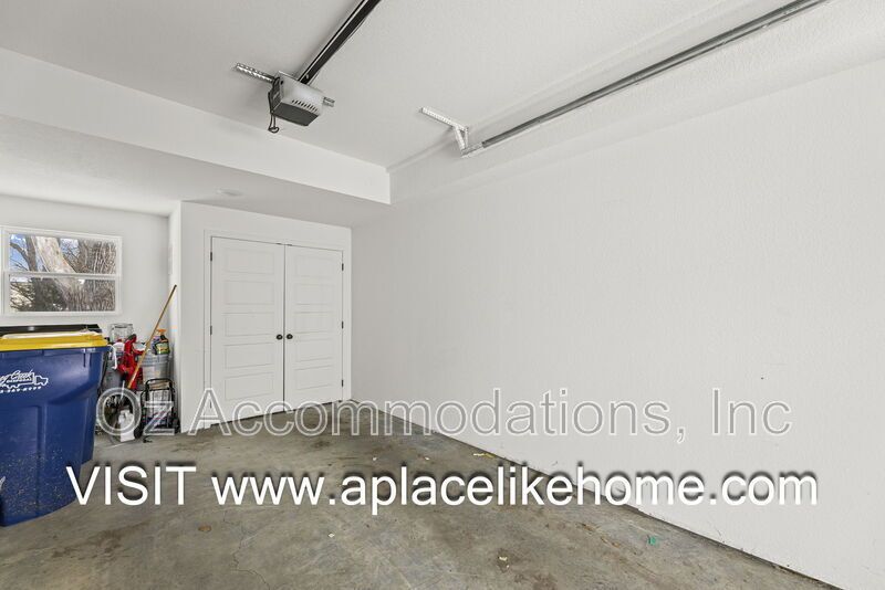 READY TO VIEW | 217 N McGee St, Tonganoxie, KS 66086 property image