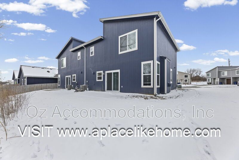 READY TO VIEW | 217 N McGee St, Tonganoxie, KS 66086 property image