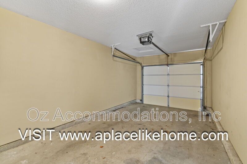 Ready to View| 807 SW Imperial Ln, Blue Springs, MO 64064 property image