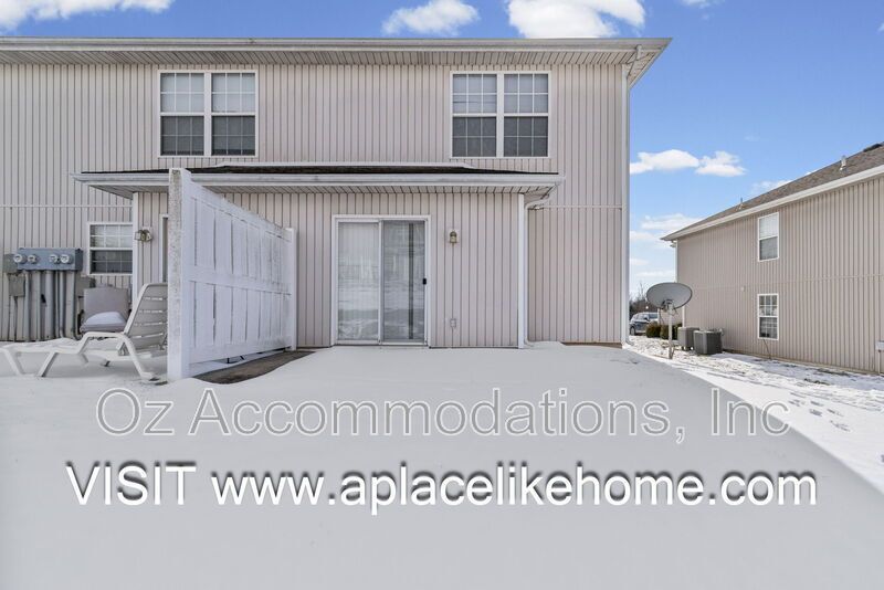 Ready to View| 807 SW Imperial Ln, Blue Springs, MO 64064 property image