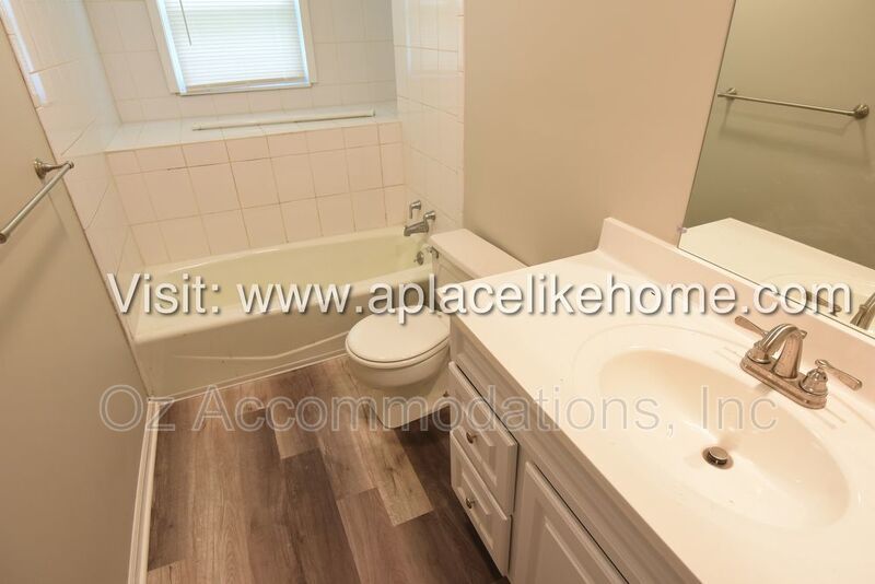 14120 S Raintree Dr Olathe, KS 66062 property image