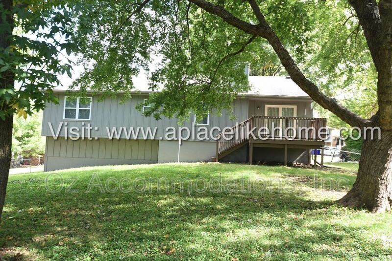 14120 S Raintree Dr Olathe, KS 66062 property image